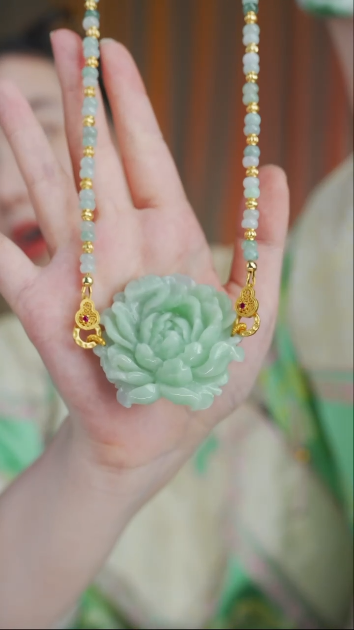 翡翠未镶嵌颈饰翡翠果绿花项链