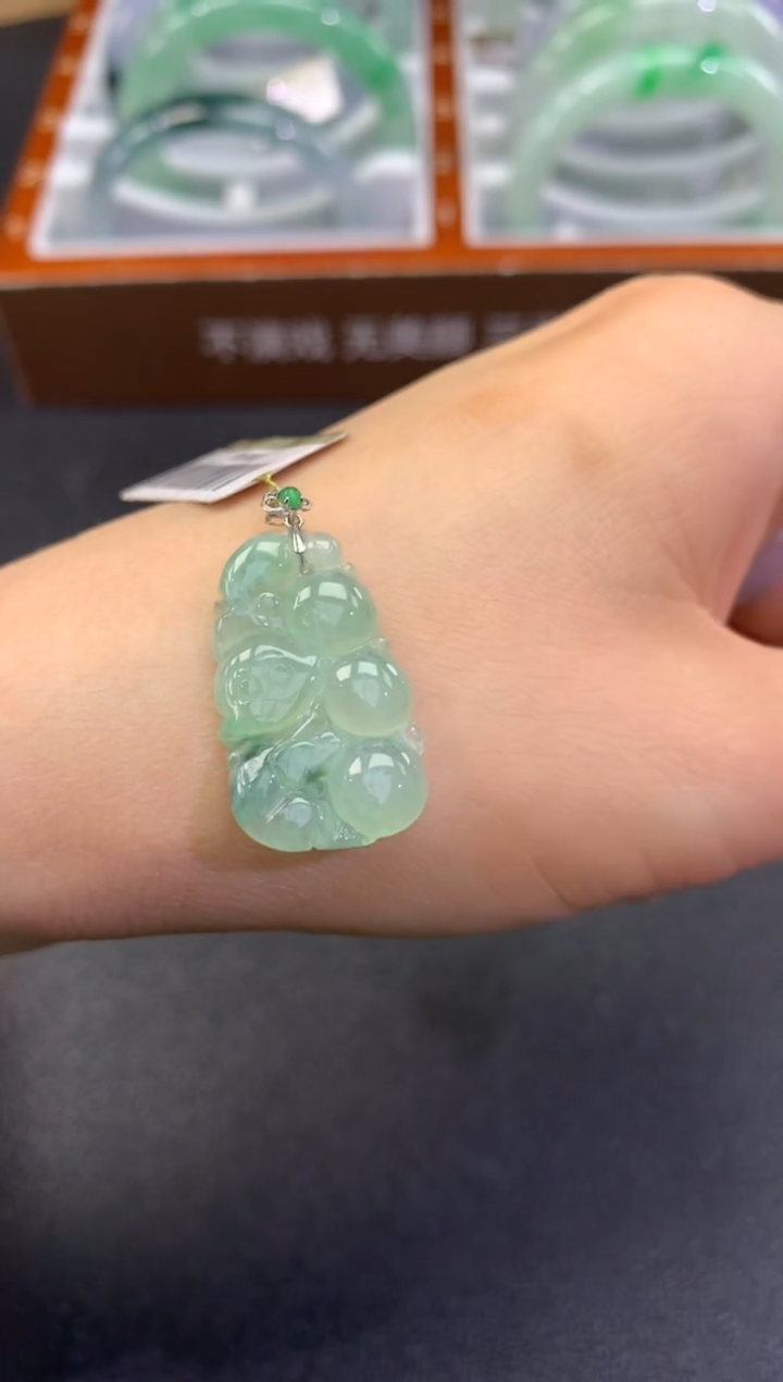 【闪购商品】翡翠颈饰18K金镶嵌              