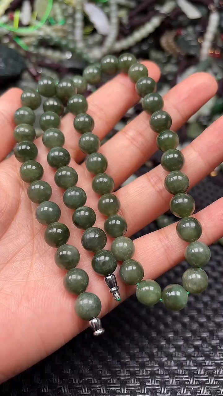 和田玉未镶嵌颈饰1