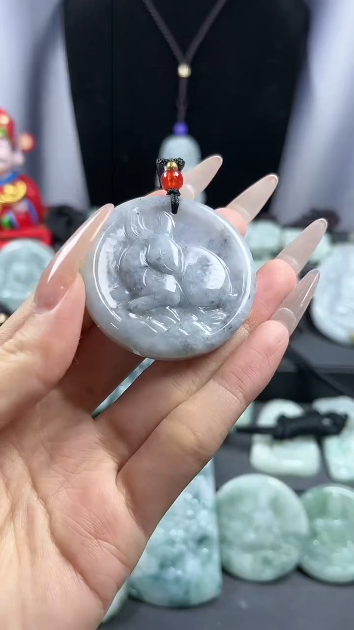 【闪购商品】翡翠颈饰未镶嵌兔子