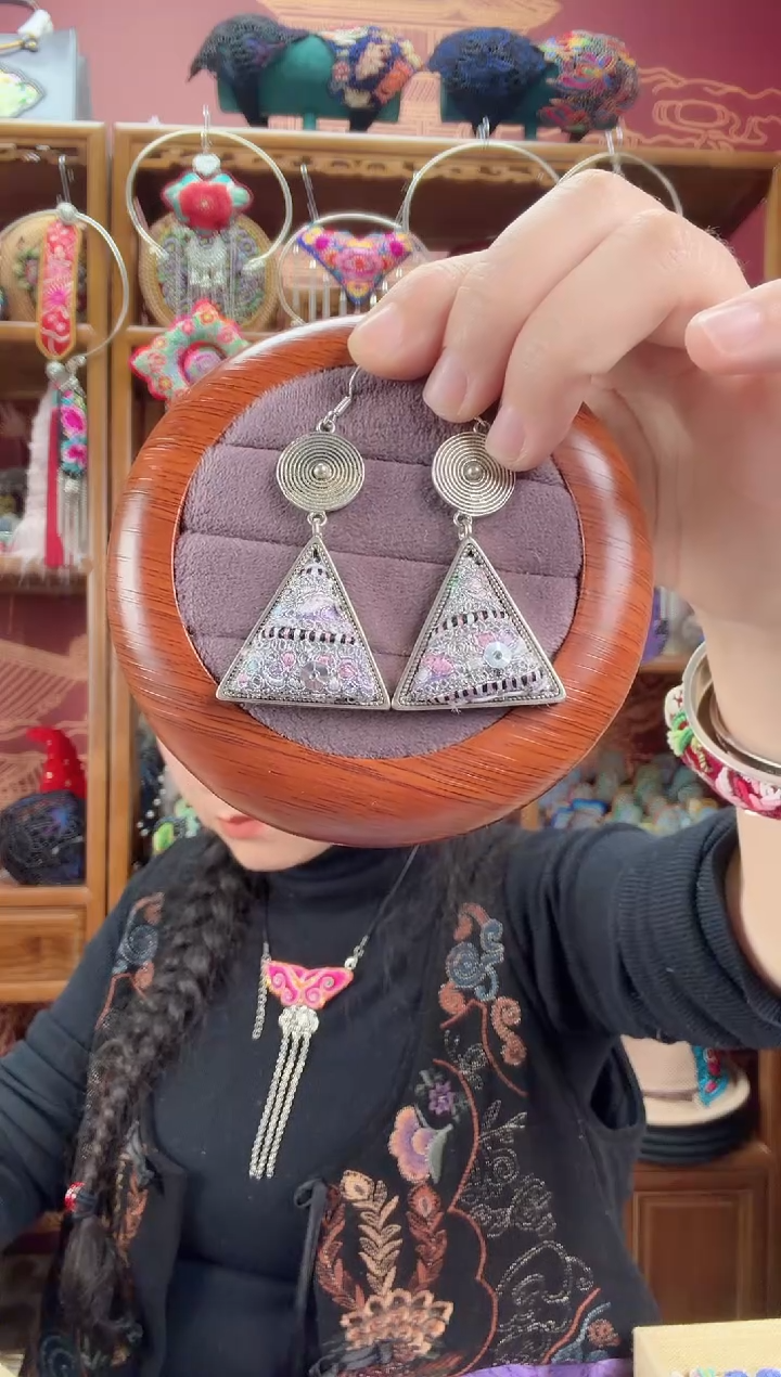 刺绣耳环91甜甜家