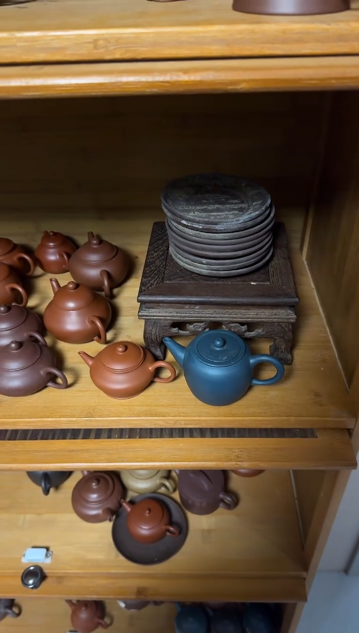 茶壶紫砂阿*紫砂盘子一个