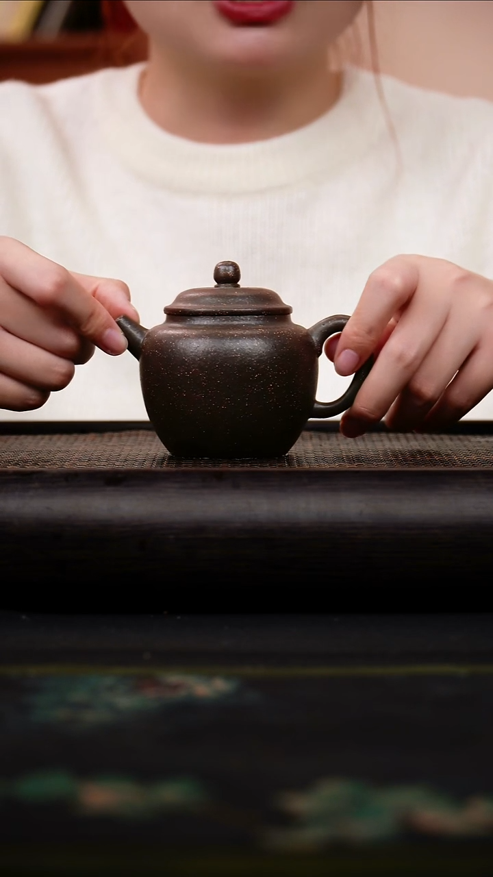 茶壶紫砂明式高巨轮 天星泥 