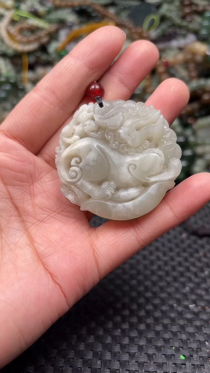 颈饰未镶嵌和田玉1