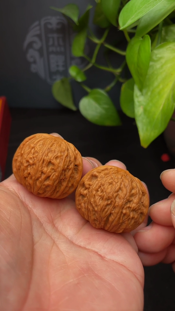 【闪购商品】文玩核桃把件39铁锤，微修打底