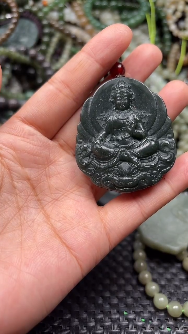 颈饰未镶嵌和田玉1