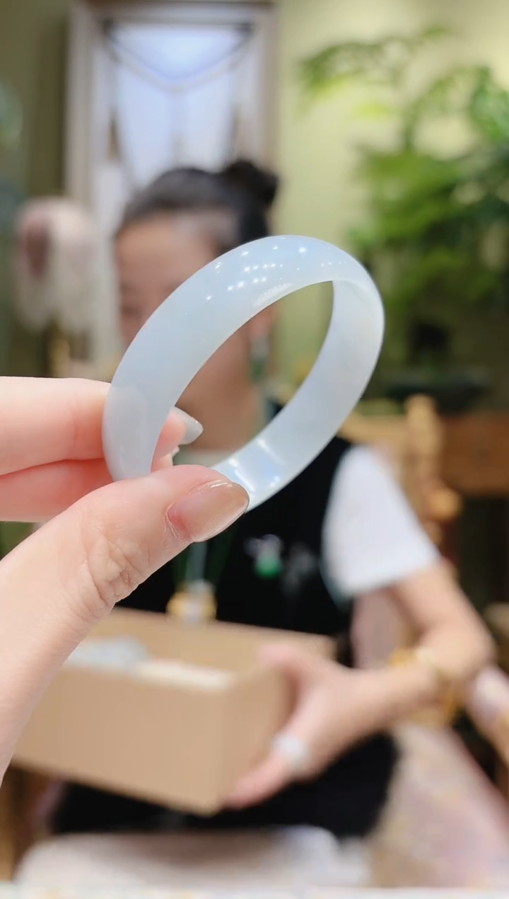 【闪购商品】翡翠手镯未镶嵌翡翠手镯48Z