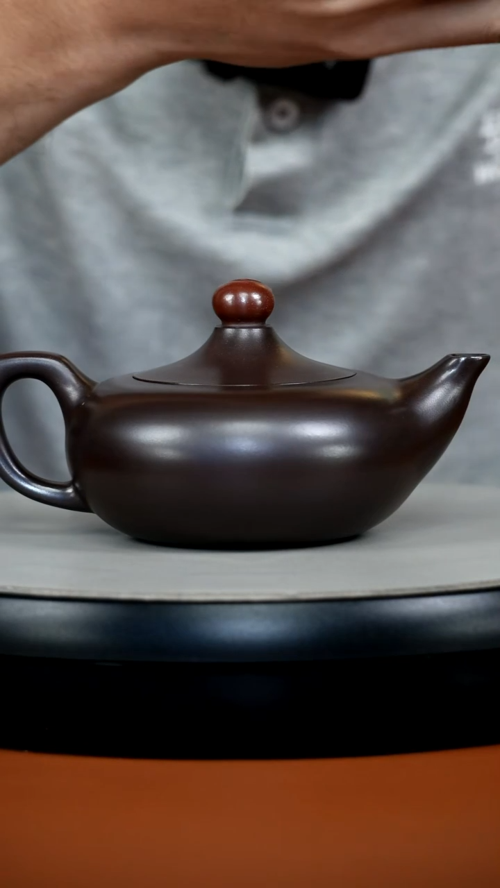 茶壶紫砂李传荣赤龙血砂鸿运当头220CC