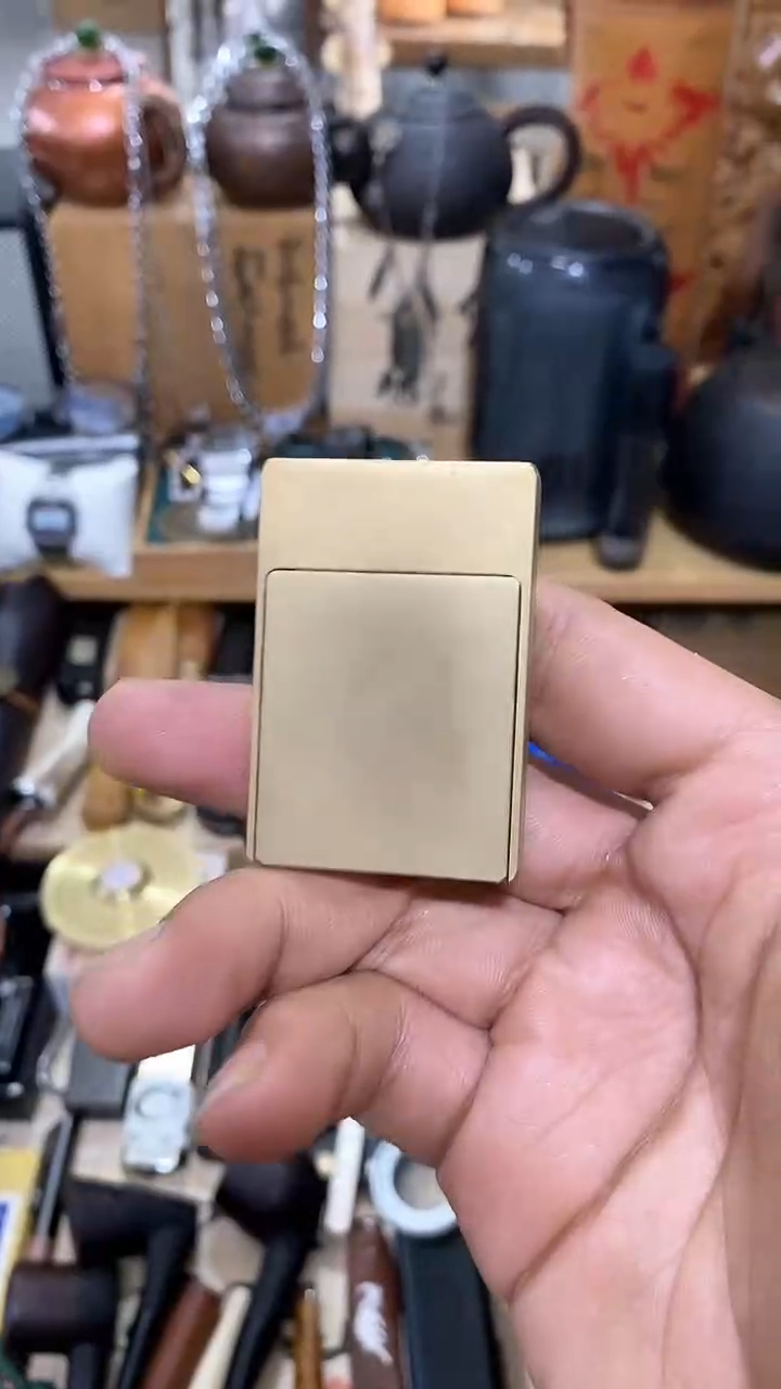 瓷片闪购商品  如图所示