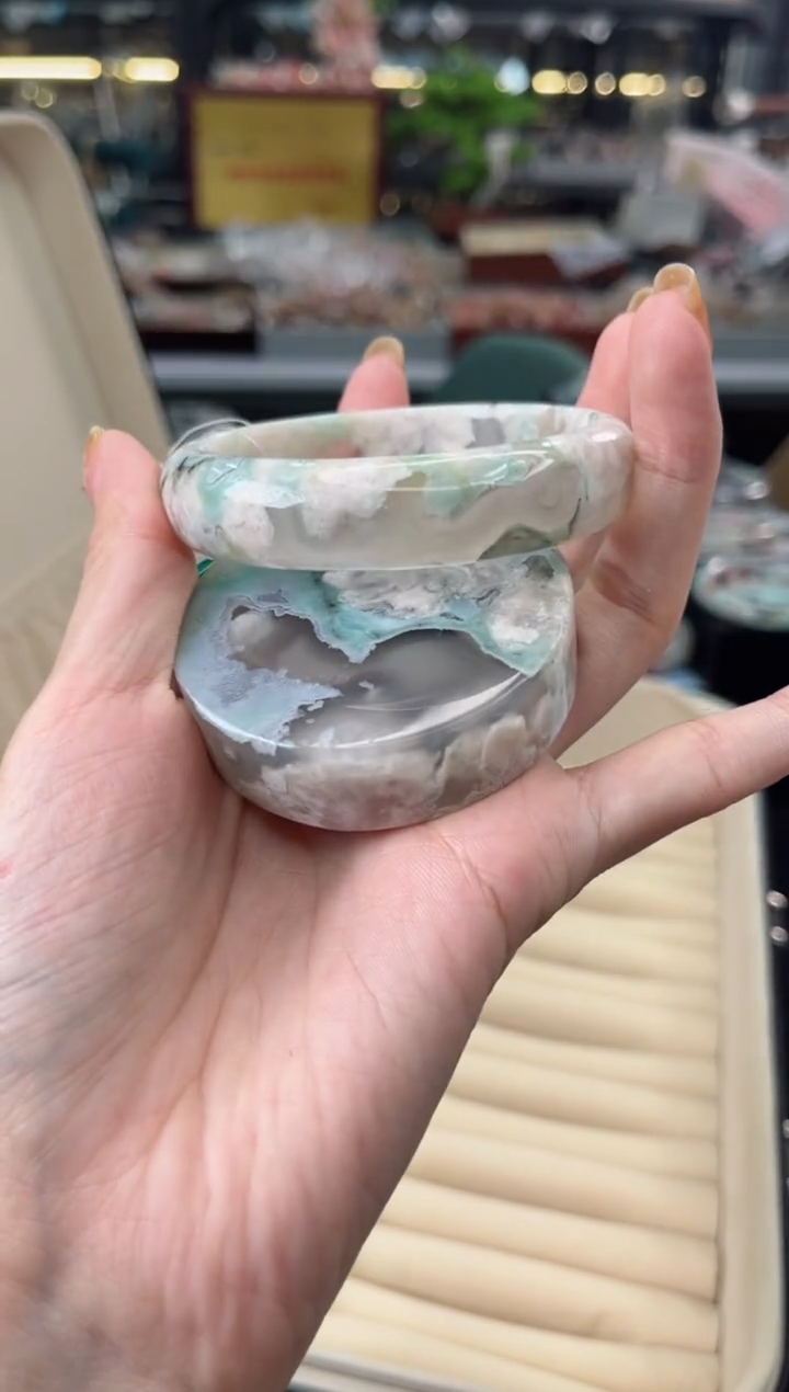 【闪购商品】石英质玉手镯未镶嵌57圈口（赠品镯心）S9193