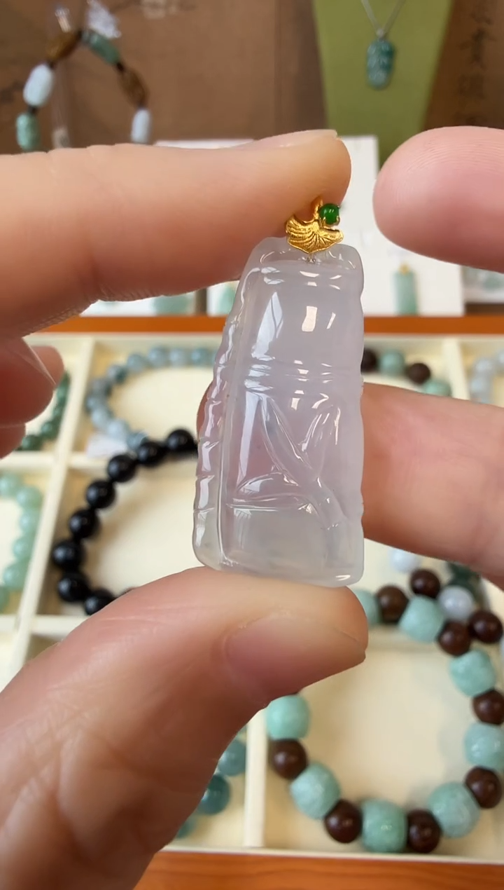 翡翠挂件18K金镶嵌A货翡翠多样性孤品