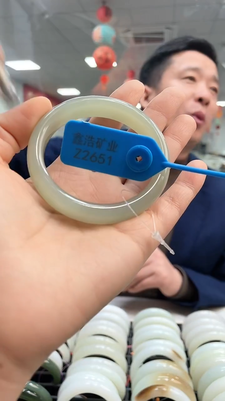 未镶嵌手镯和田玉手镯 Z2651 圈口57-58