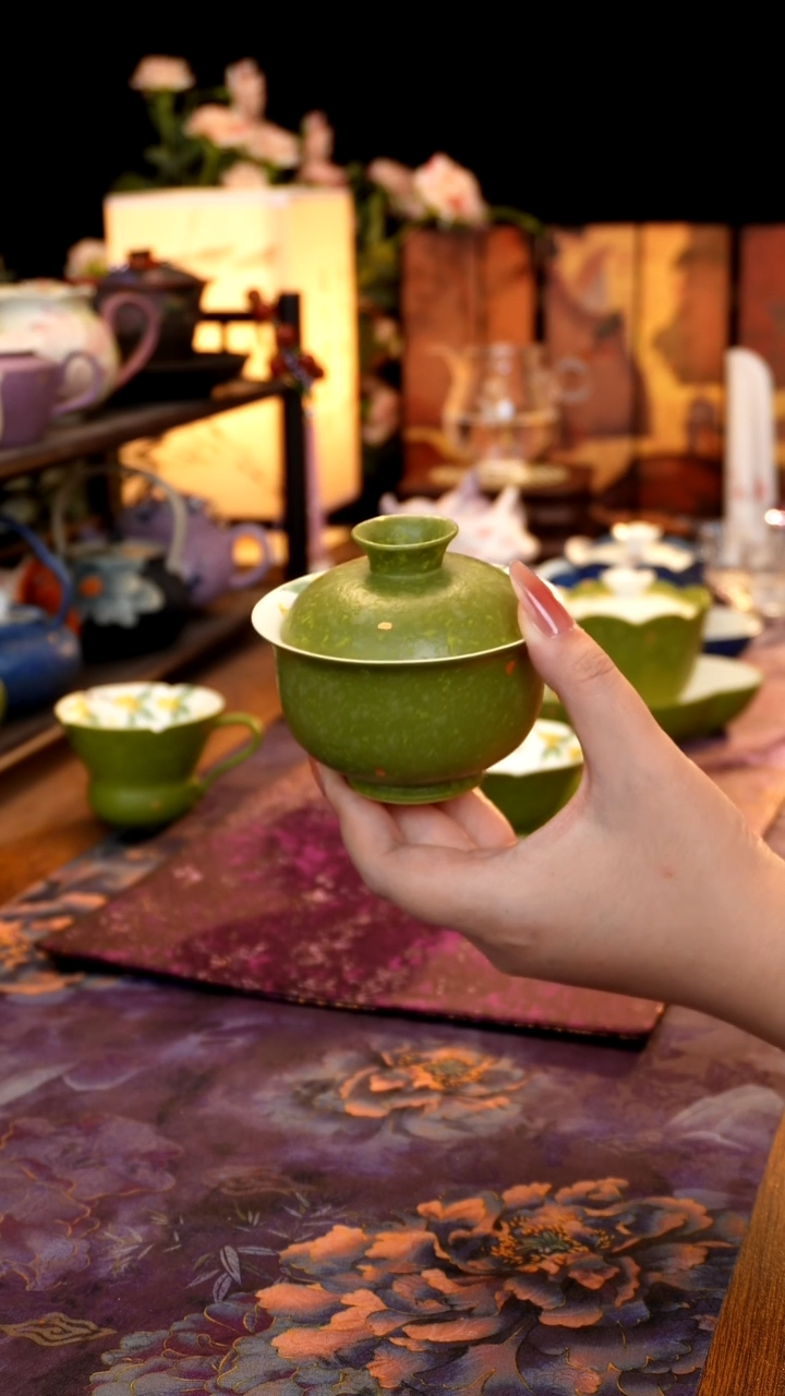 洒金绿色桂花盖碗·····