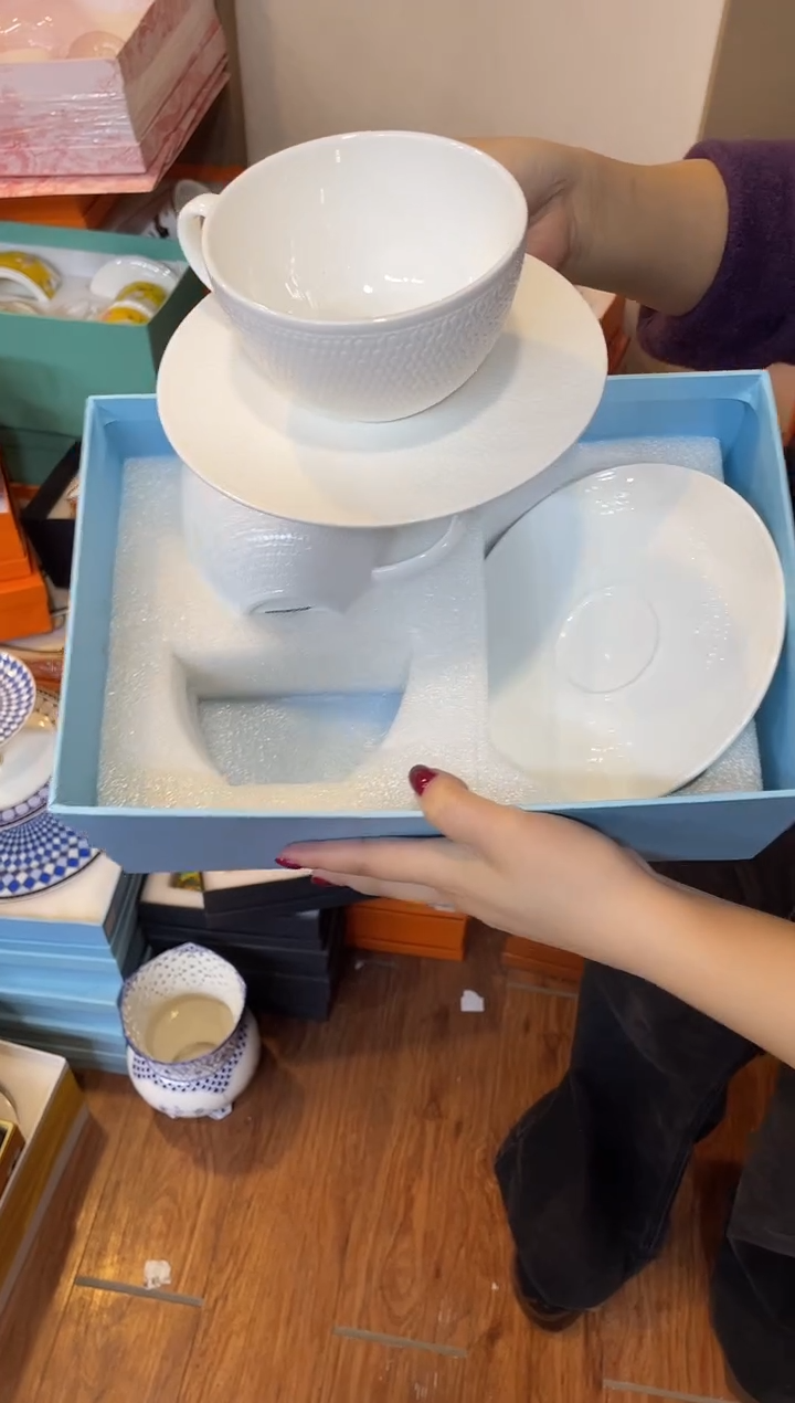 杯鸿辉家品牌瓷器，京东包邮！