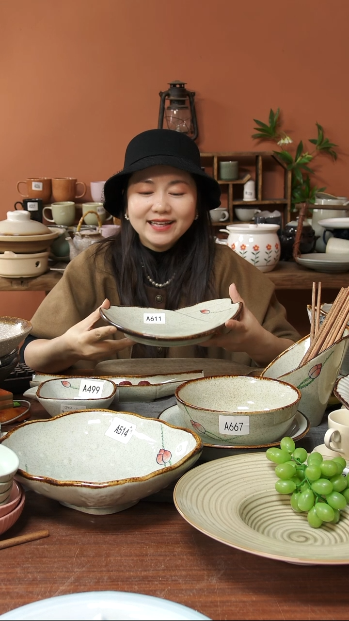 陶瓷A611陶瓷荷花苞盘26*16*5一个微瑕