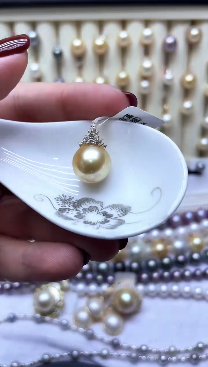 【闪购商品】海水珍珠颈饰18K金镶嵌吊坠