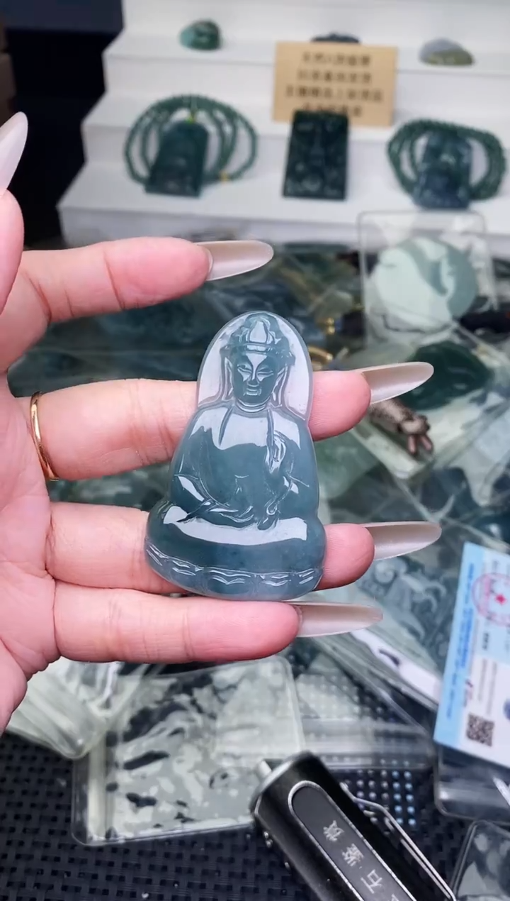 颈饰未镶嵌翡翠 