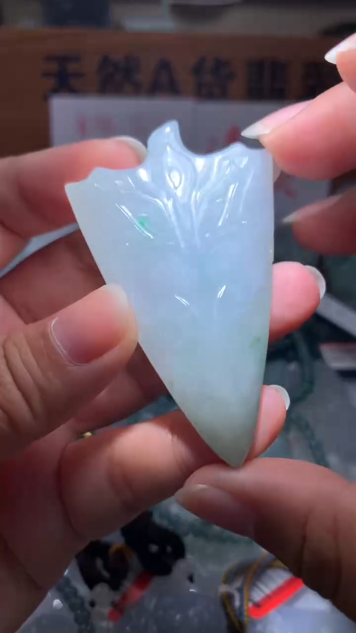 【闪购商品】翡翠颈饰未镶嵌保真天然A货翡翠