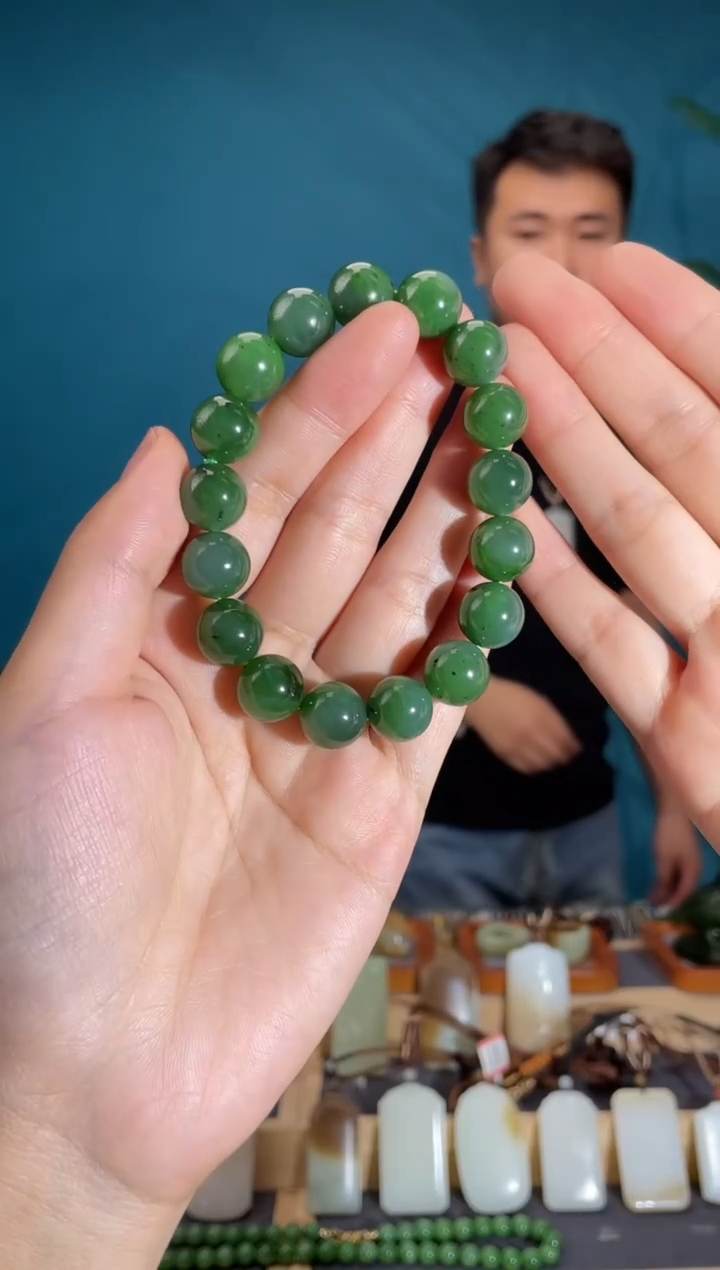 和田玉未镶嵌颈饰1