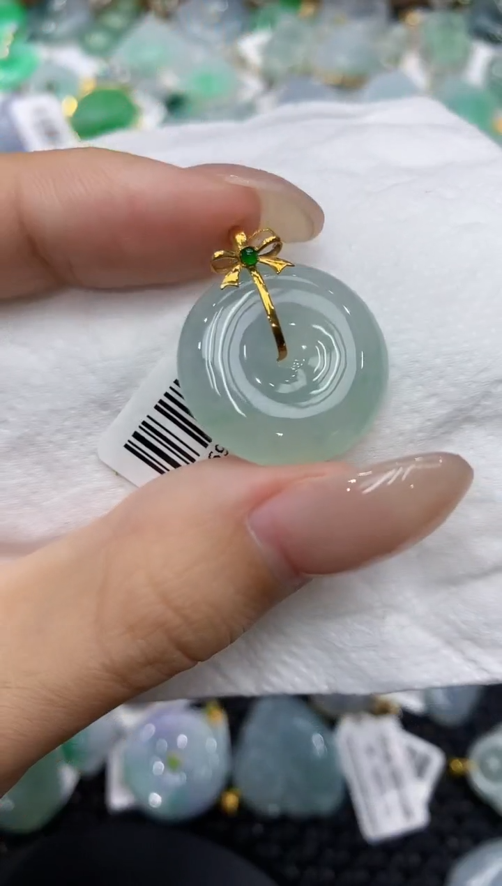 翡翠18K金镶嵌颈饰111111111111
