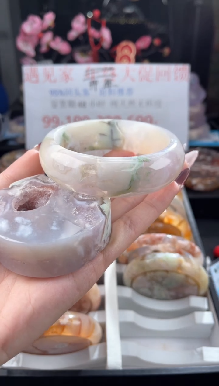 【闪购商品】石英质玉手镯未镶嵌62