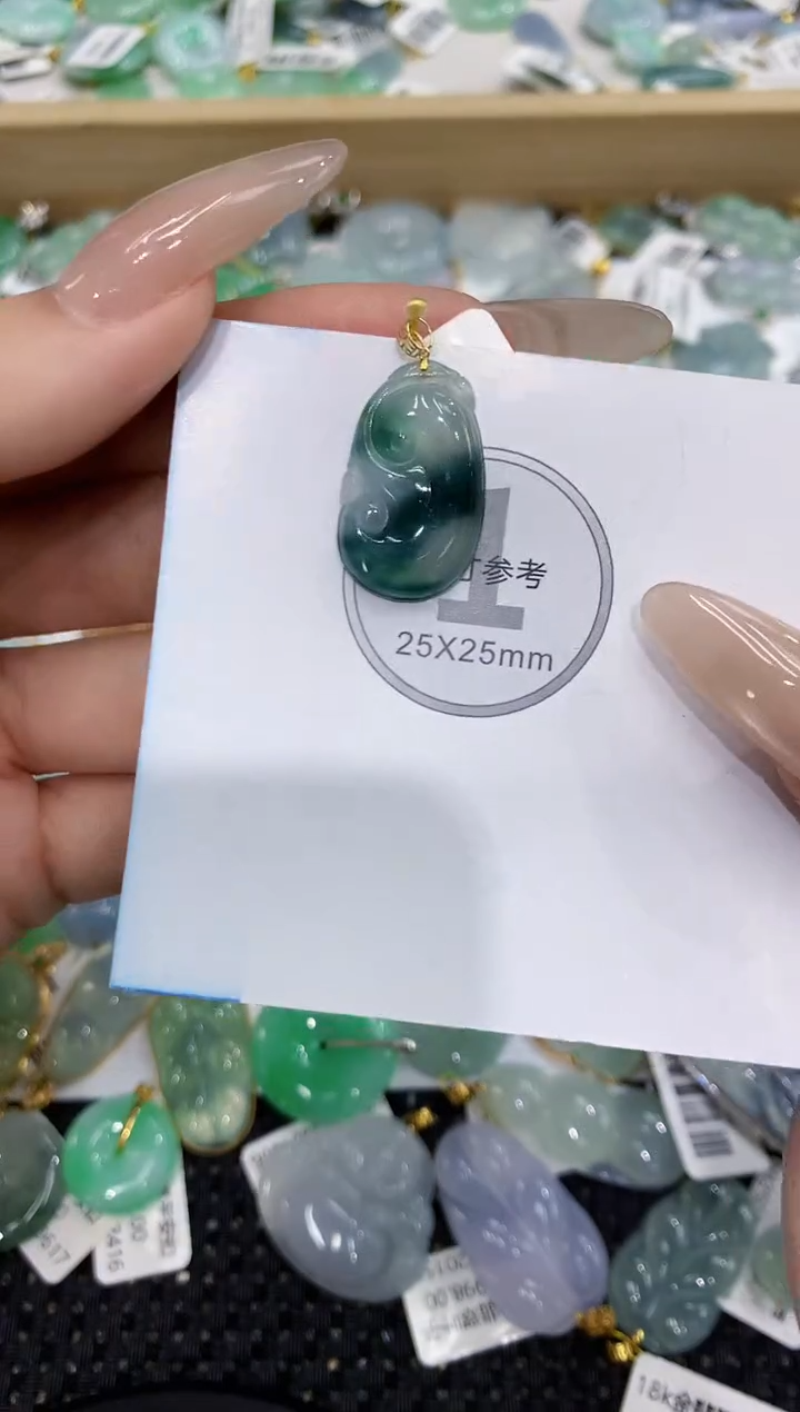 翡翠18K金镶嵌颈饰 111111111111