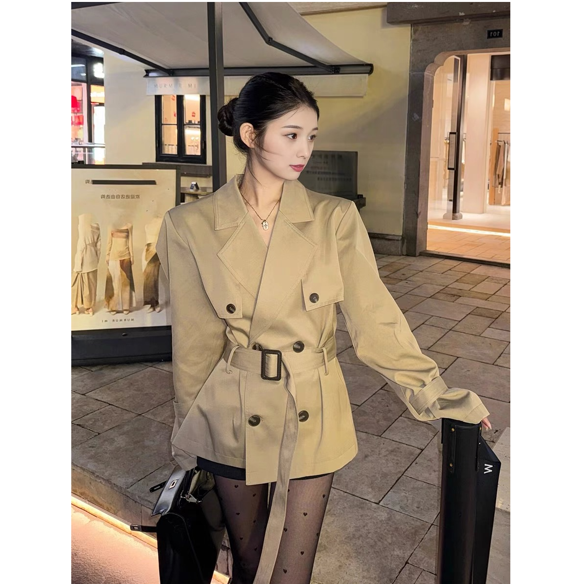 宇熠-高级感风衣外套秋季新款英伦风小个子收腰气质短款-FY2504
