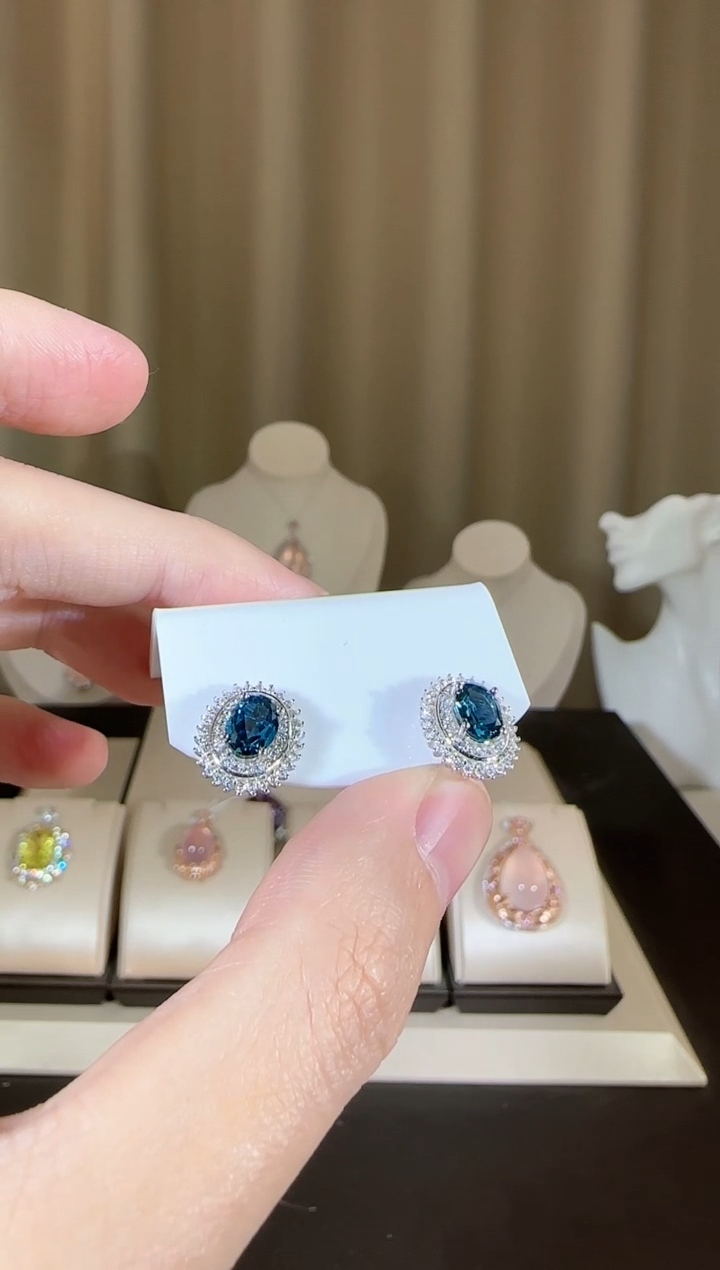 【闪购商品】托帕石耳饰银S925镶嵌5*7mm耳钉