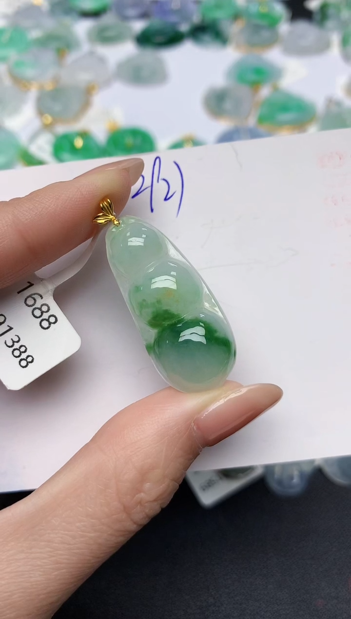 颈饰18K金镶嵌翡翠 天然缅甸A货翡翠百元以上9元证书费自理