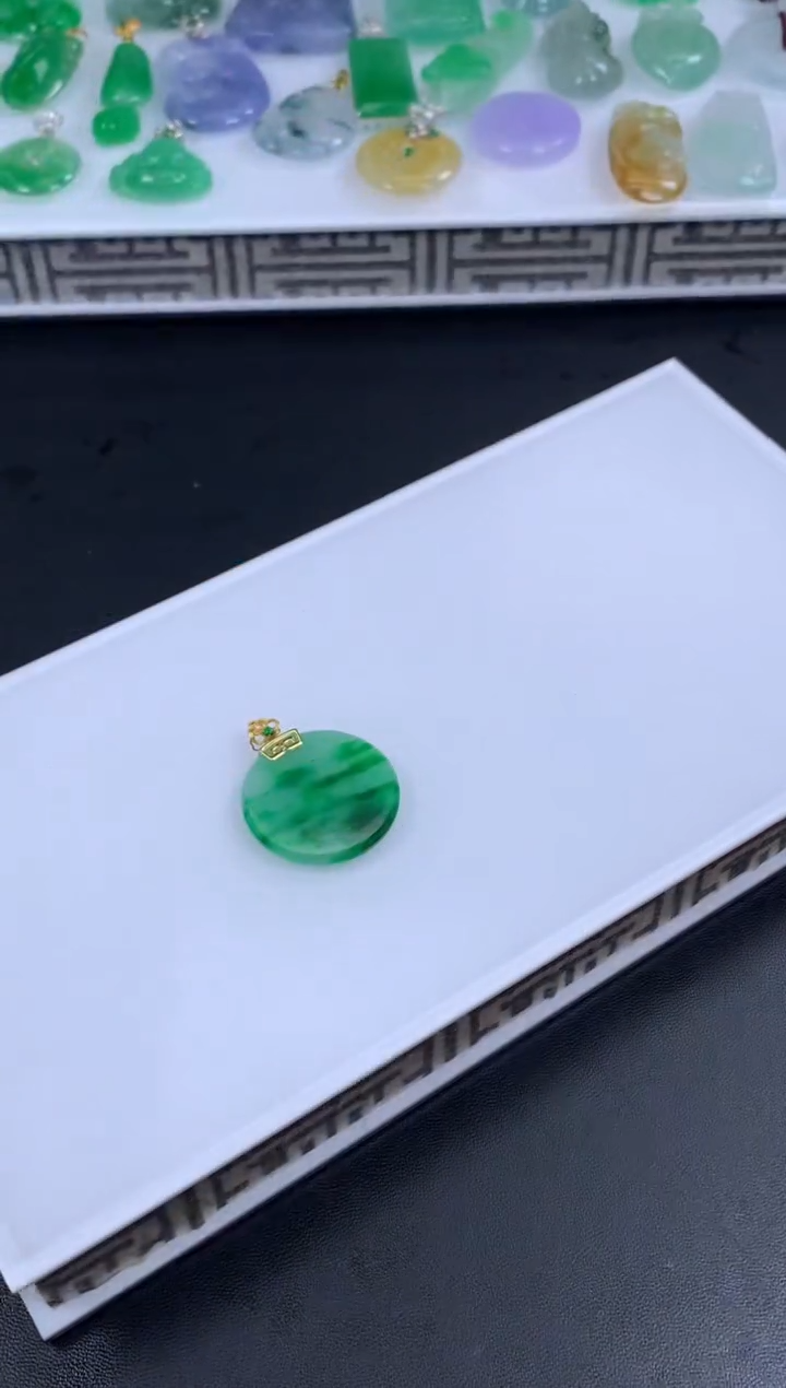 【闪购商品】翡翠颈饰18K金镶嵌翡翠