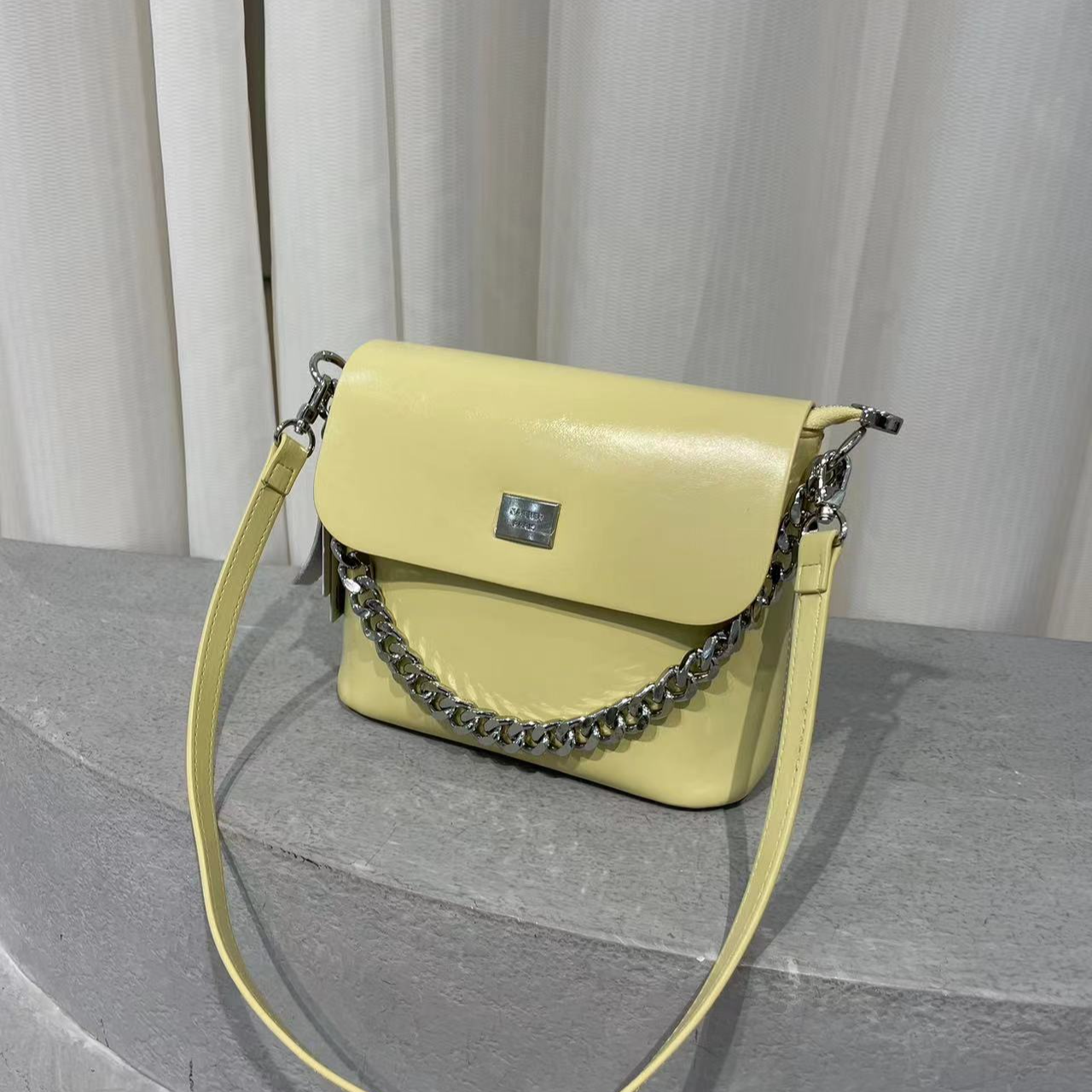 2025春夏新款潮流腋下百搭网红复古单肩斜挎包时尚女包 23712