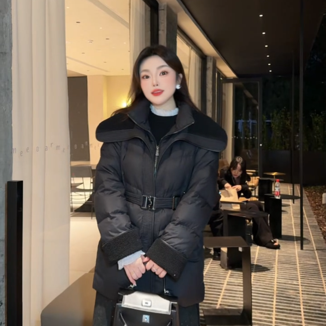 【海德堡】显瘦设计感大翻领法式收腰拼接白鸭绒外套 D54Y337