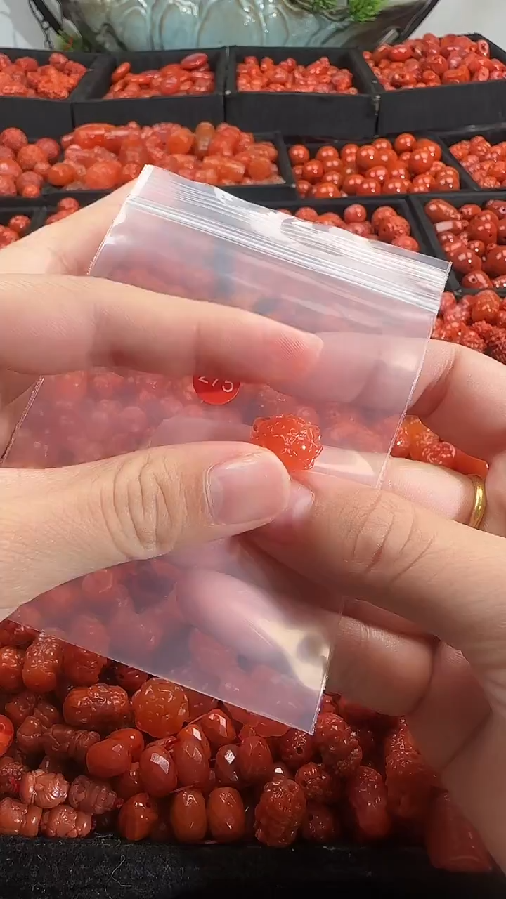 颈饰未镶嵌南红玛瑙1