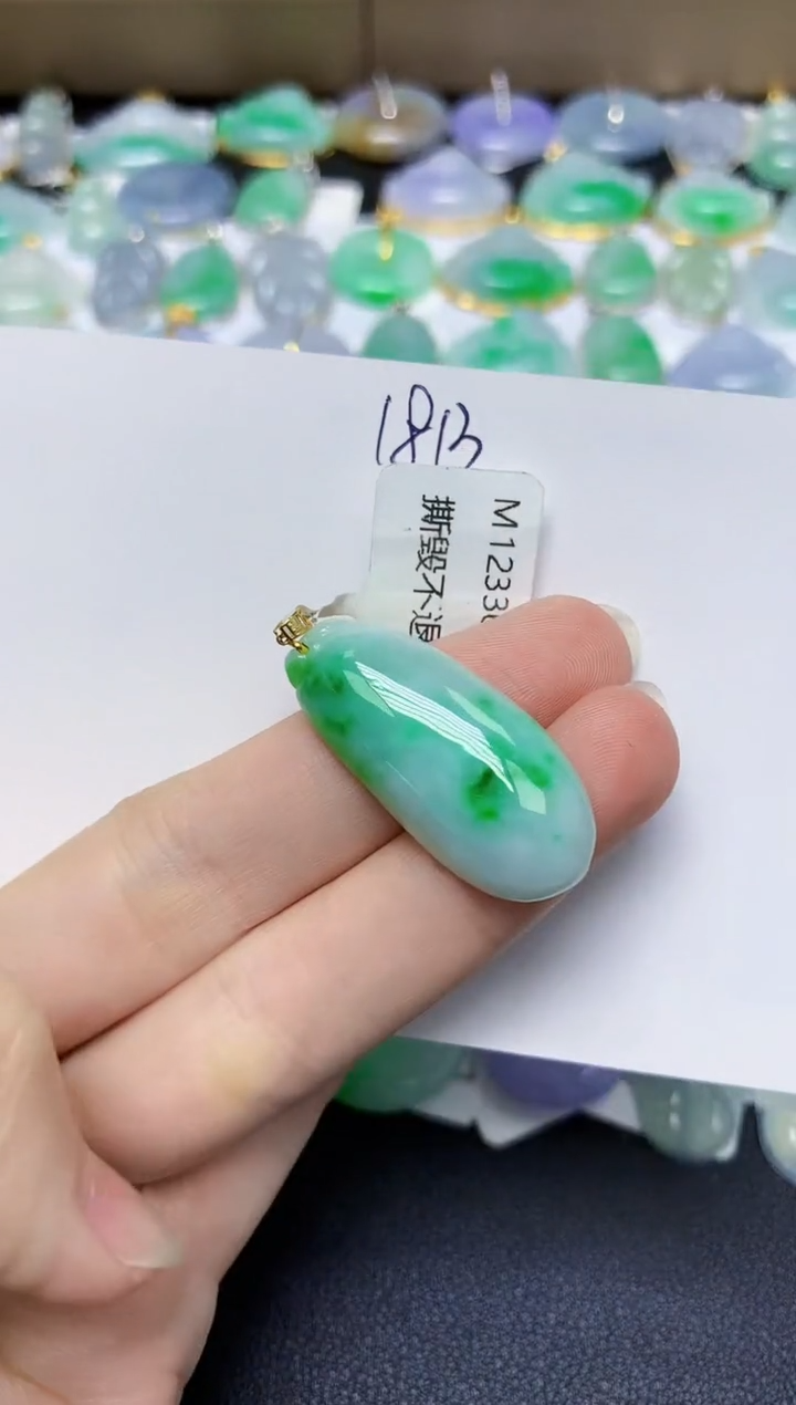 翡翠18K金镶嵌颈饰 天然缅甸翡翠A货