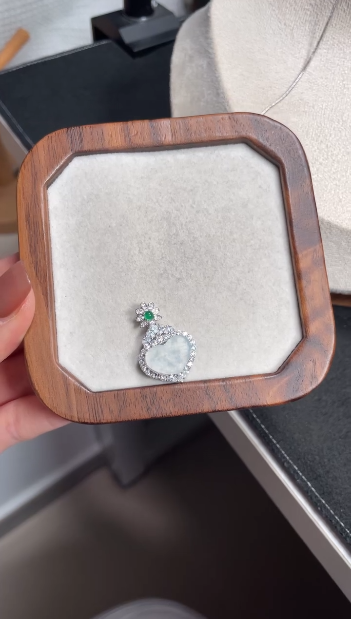 【闪购商品】翡翠颈饰银S925镶嵌翡翠