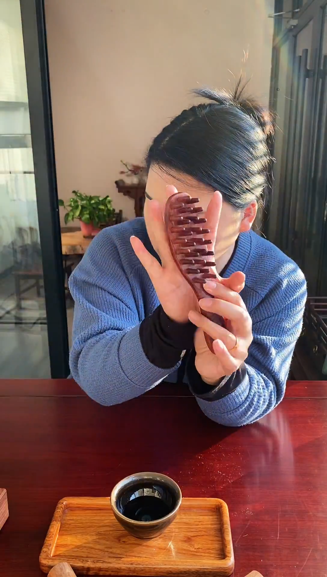 白枝/白酸枝（红酸枝木类）按摩梳榫卯镶嵌水波纹