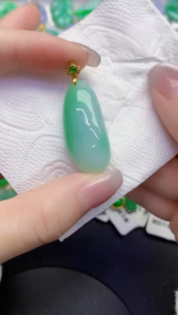 颈饰未镶嵌翡翠缅甸天然翡翠A货