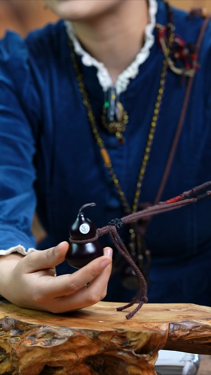 【闪购商品】150—光岳葫脖挂车挂天然大漆手捻小葫芦