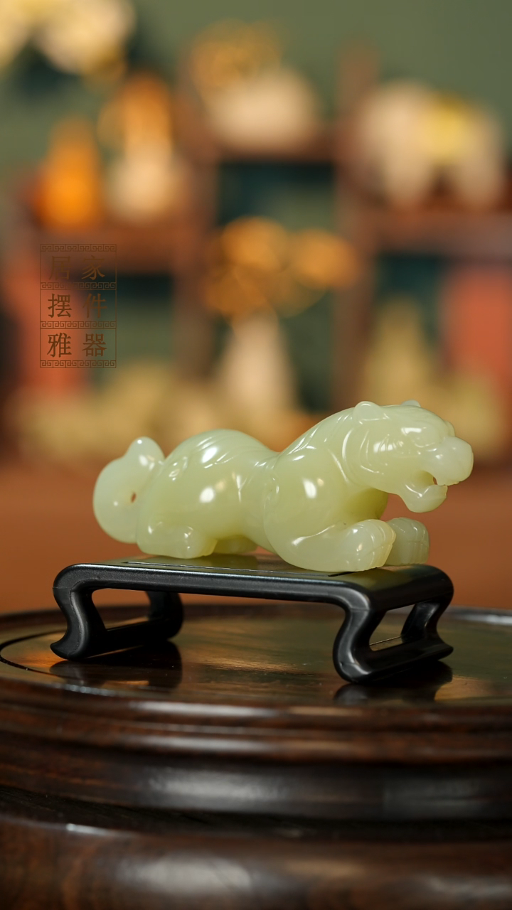 玉《伏虎如虎添翼》摆件