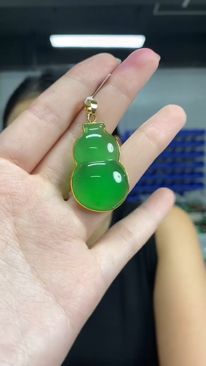 颈饰未镶嵌翡翠多样性发其一颜色微差