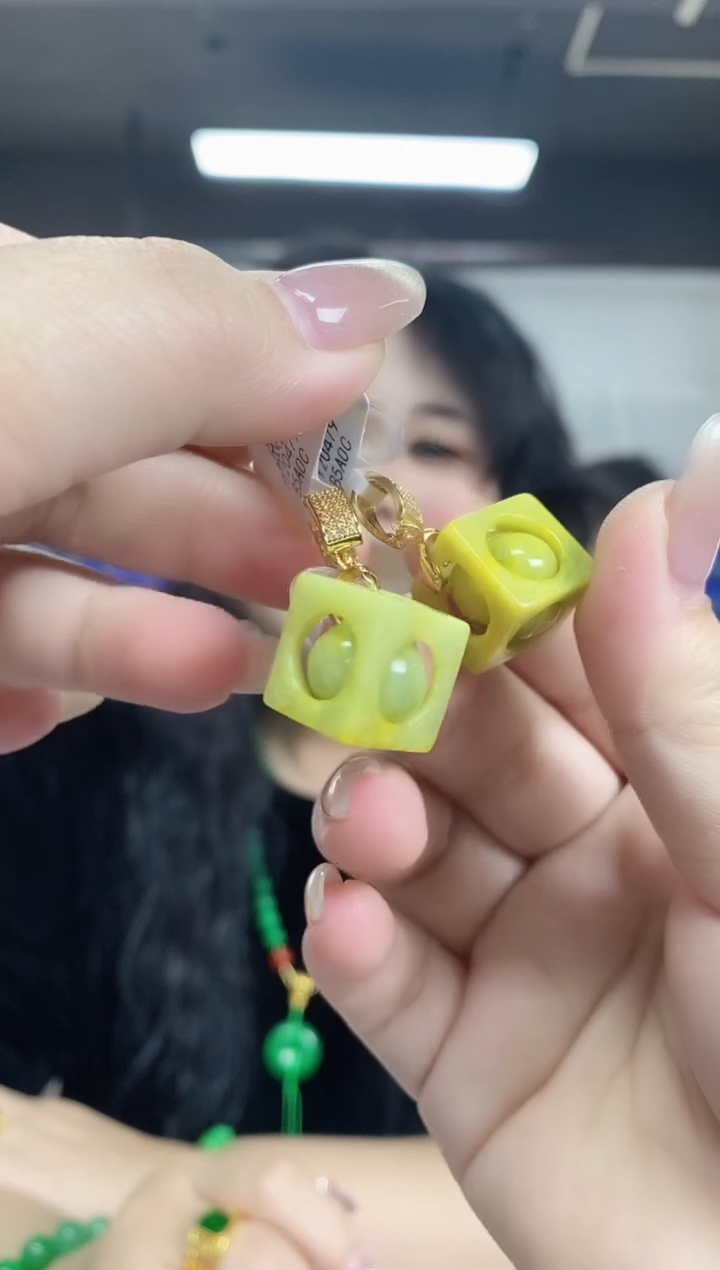 【闪购商品】翡翠未镶嵌吊坠(不含链)多样性发其一颜色微差