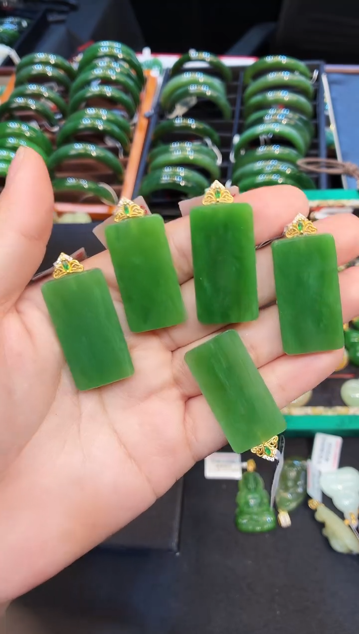 吊坠(赠链)银S925镶嵌和田玉多样性发一