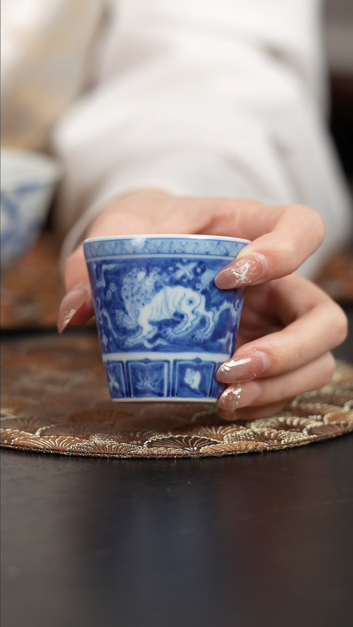 【闪购商品】杯物恒观古青花狮子杯