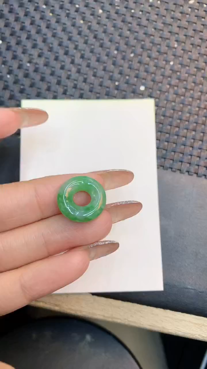 颈饰未镶嵌翡翠1