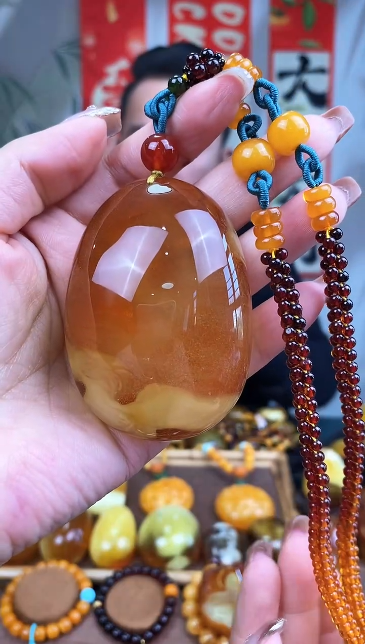 【闪购商品】琥珀裸石未镶嵌基地发货 一物一证 顺丰包邮