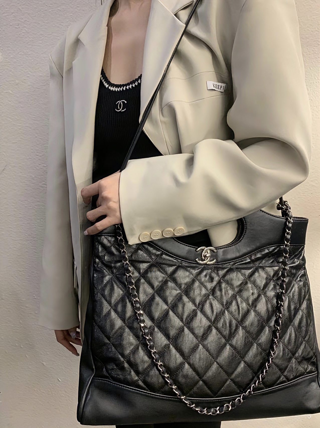 95新 Chanel/香奈儿 黑银油蜡31bag 单肩手提斜挎包 底长38 28开