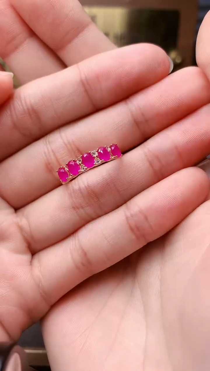 【闪购商品】红宝石戒指银S925镶嵌........