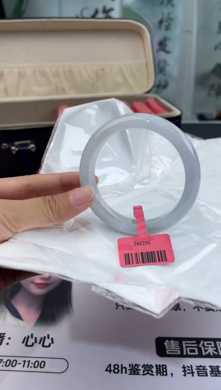 翡翠未镶嵌手镯7翡翠手镯