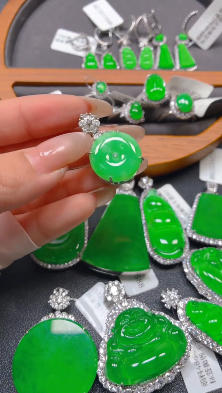 银S925镶嵌翡翠耳饰1