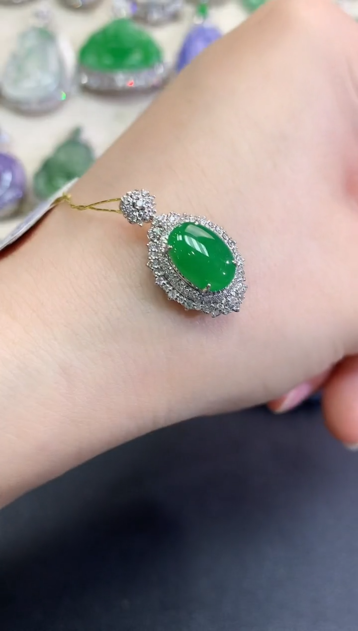 【闪购商品】翡翠颈饰18K金镶嵌B114   